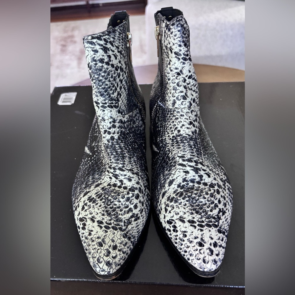 Calvin Klein Eunice Snakeskin Ankle Booties Black White Pointed Toe Size 7